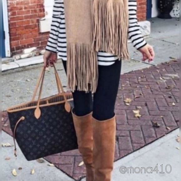 Tummy Control Leggings in Black - Picture 2 of 2